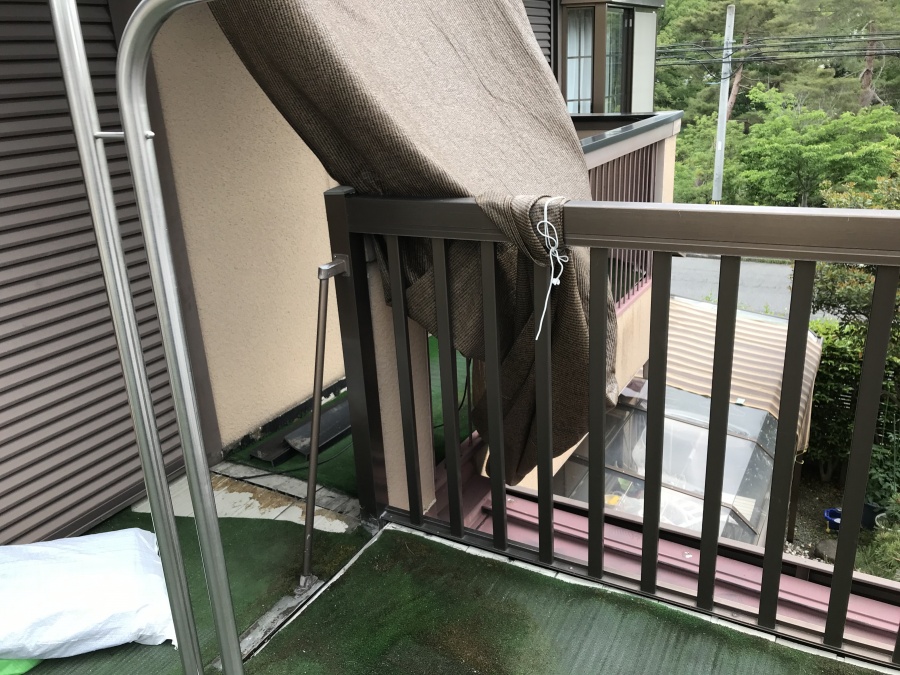 雨漏りしているベランダ