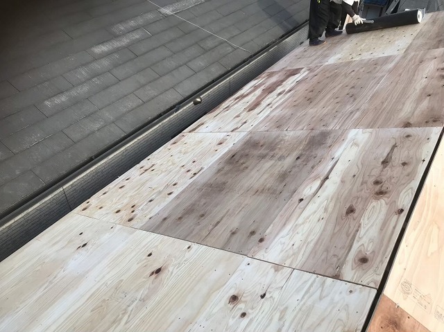 王寺町3　野地板設置