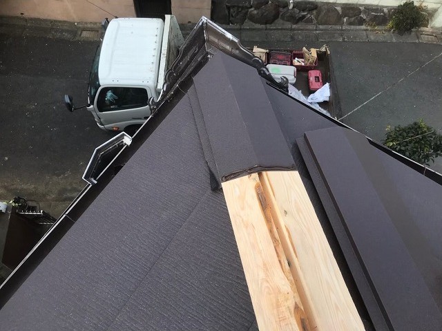 ガルテクト設置と棟板金