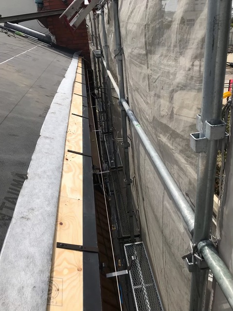 奈良市　雨樋金具　設置