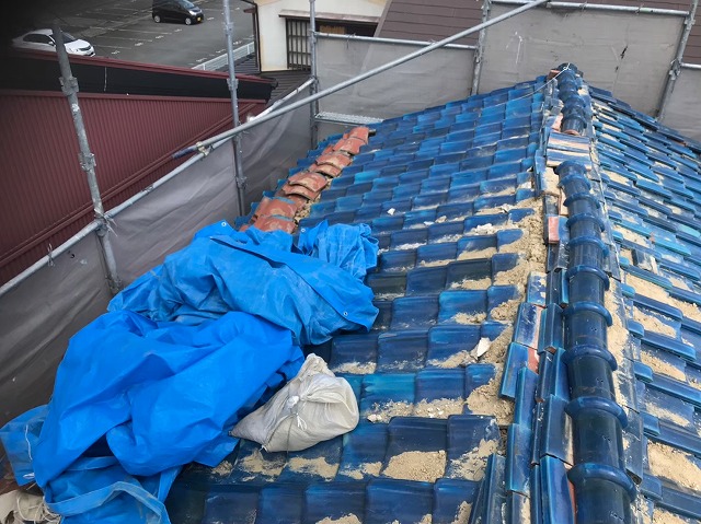 王寺町　和瓦撤去作業