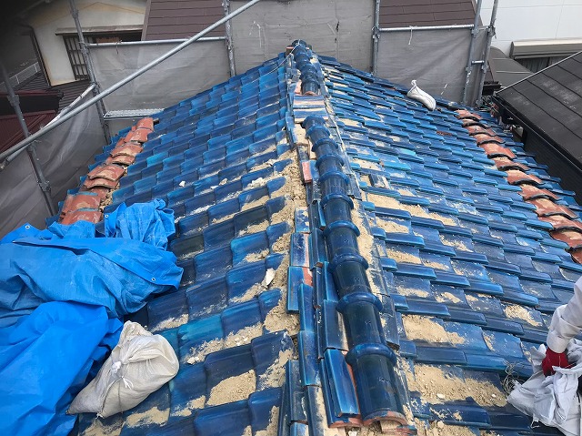 王寺町　和瓦撤去作業
