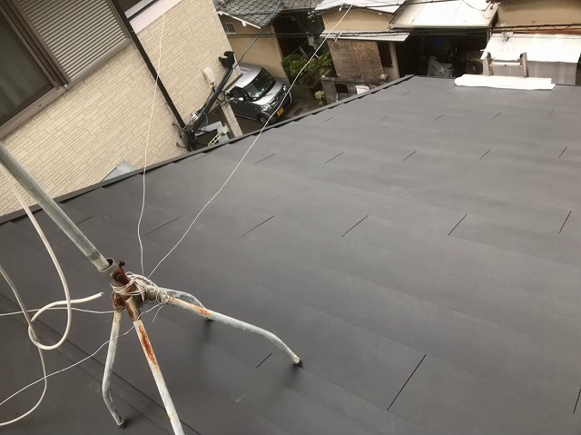 ガルテクトに葺き変わった屋根