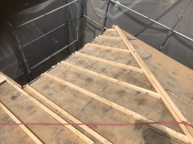 斑鳩町で不陸調整作業