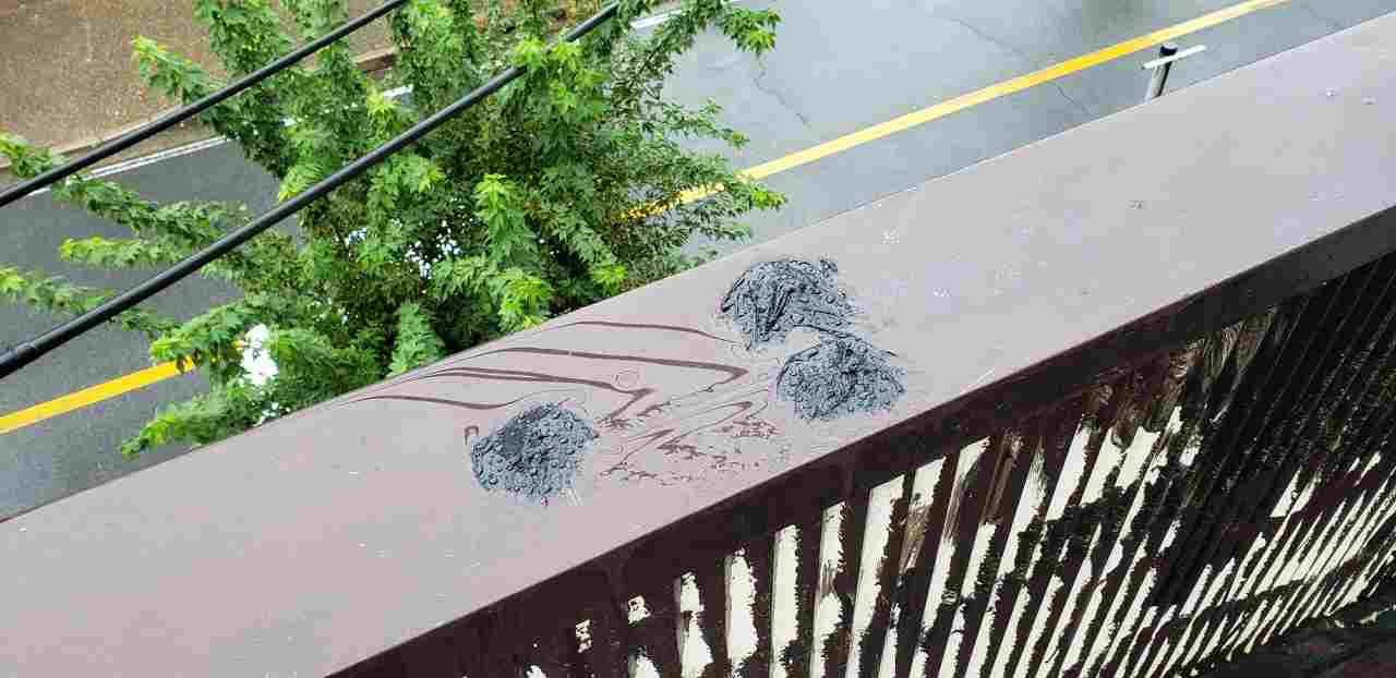 奈良県三郷町の雨漏りの屋根、応急処置