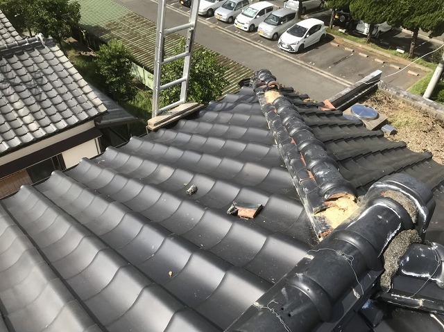 いぶし瓦屋根の現場調査