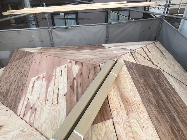 橿原市　応急処置済み　野地板