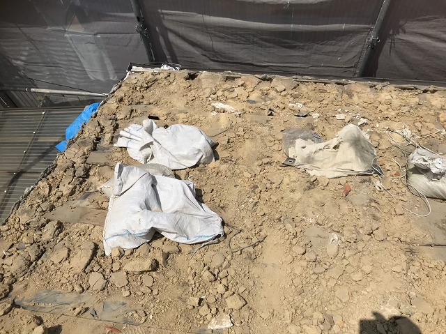 王寺町　和瓦撤去作業