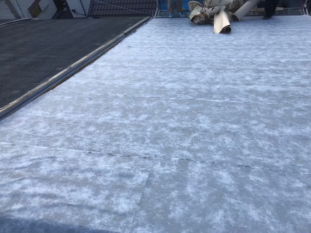 斑鳩町　粘着ルーフィング　カバー工法