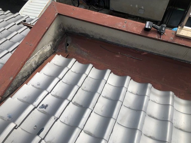 奈良市のパラペットの取り合い部分