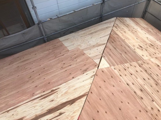 橿原市　応急処置済み　野地板