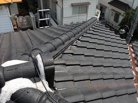 雨漏りをおこしている隅棟