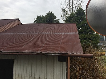 波板鋼板がサビサビ