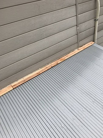 壁際下地木取付