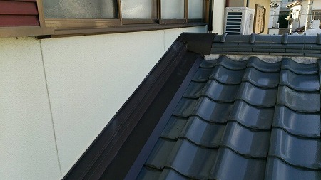 壁際雨押え板金カバー完了