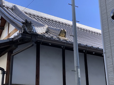 降り棟の鬼瓦落下
