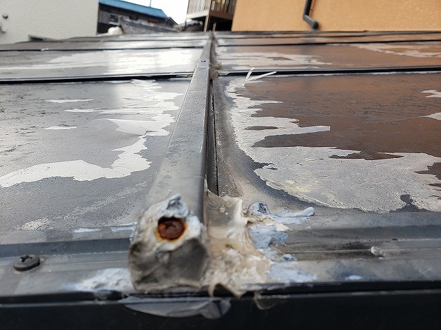 奈良市のアクリル製カーポート屋根の無料点検