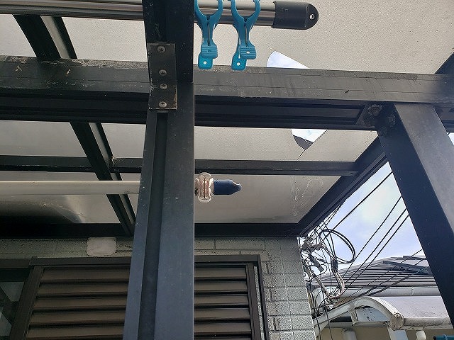 大和郡山市の割れたベランダ屋根の無料点検