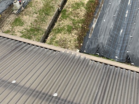 ベランダ波板の浮き