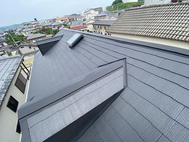 塗装済みの屋根全景