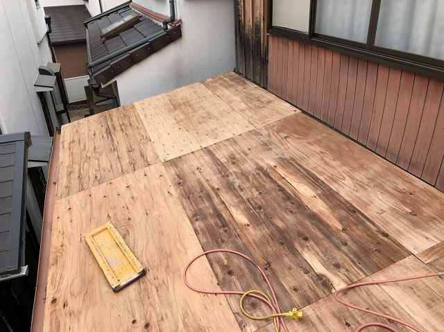 王寺町で構造用合板を増し張り
