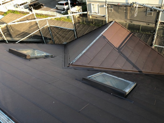 ガルテクト張り付け作業