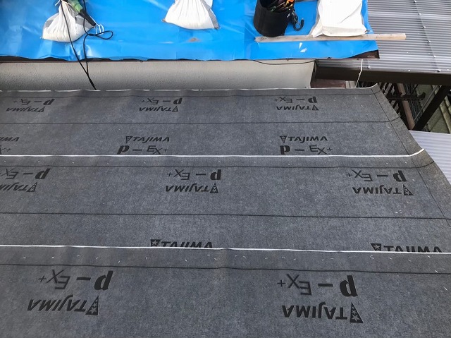 香芝市で構造用パネルの上から下葺き材（防水紙）設置