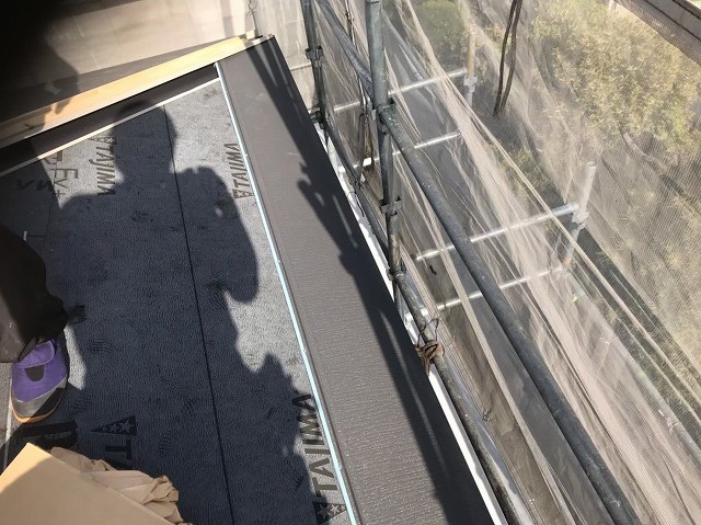 大屋根にガルテクトを設置