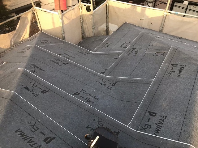 橿原市　応急処置済み　防水紙