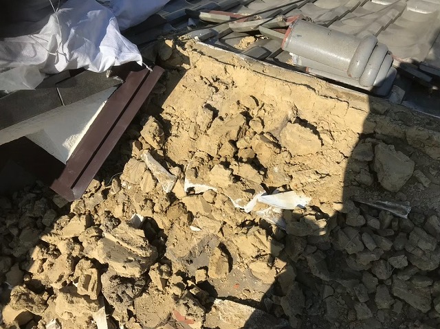 香芝市　和瓦　瓦撤去