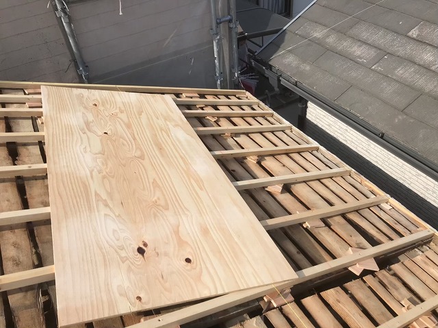 王寺町2　バラ板に垂木設置