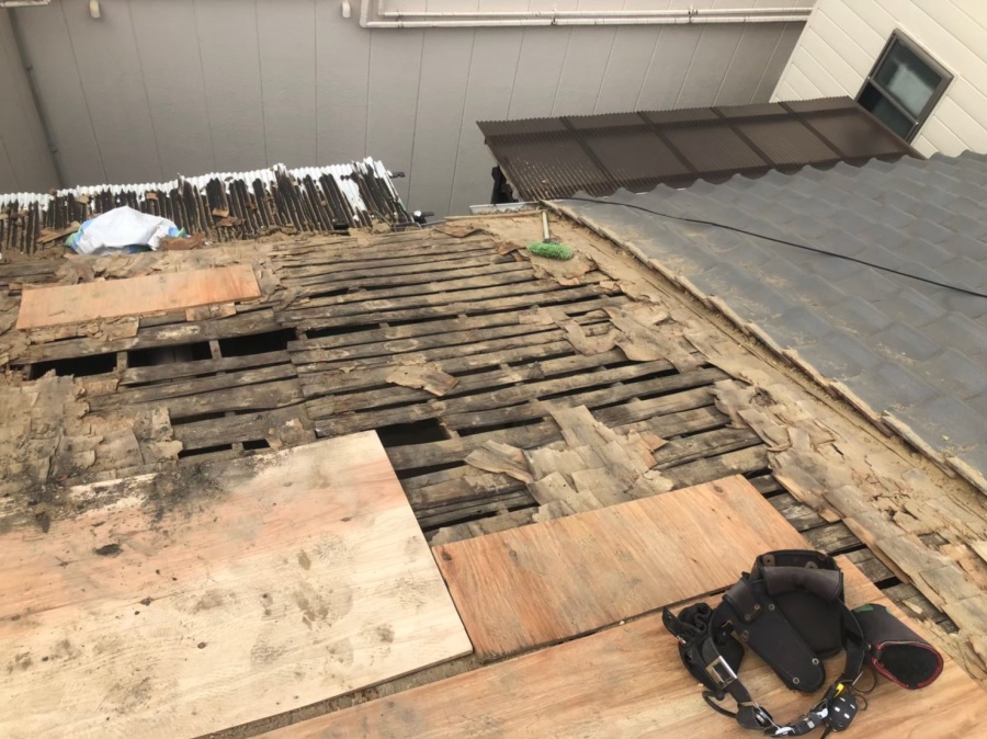 奈良市　粘土瓦　瓦解体作業