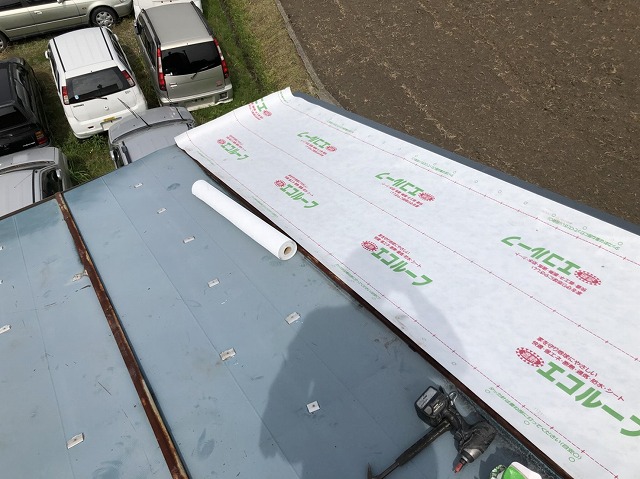 遮熱シートを張った屋根