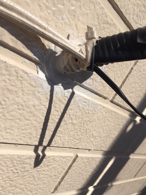 配線引き込み部分の防水塗装