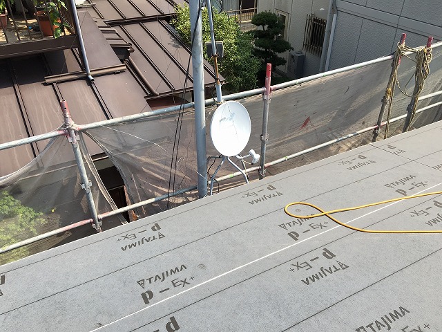 防水紙（ルーフィング）貼り