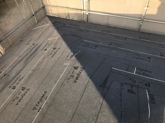 最新の防水紙を設置