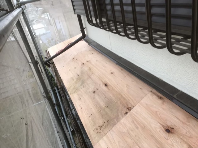 下屋の野地板の増し張り