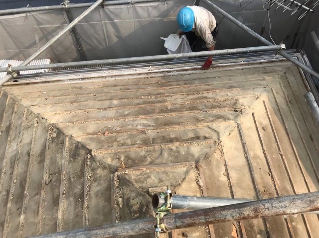 御所市の瓦屋根の瓦撤去