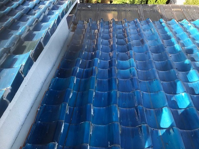 奈良市　長屋の釉薬瓦屋根　無料点検