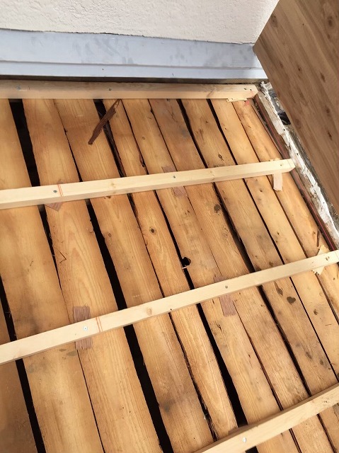 不陸調整したバラ板