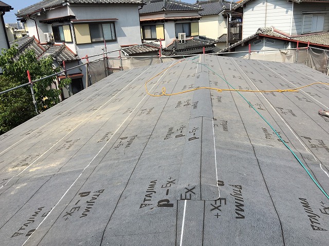 防水紙（ルーフィング）貼り