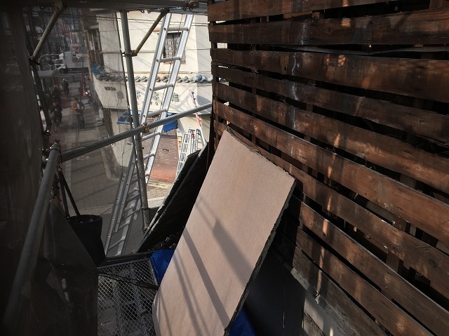 奈良市の店舗のサイディング壁を撤去