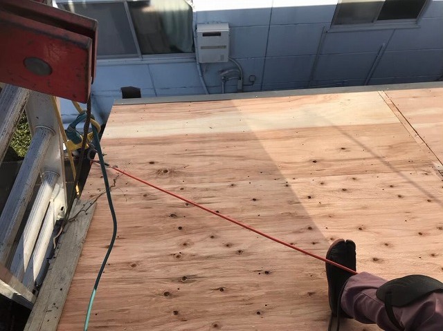 葛城市　野地板　増し張り