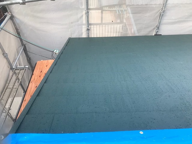 生駒市でスーパーガルテクト屋根材を乱葺き