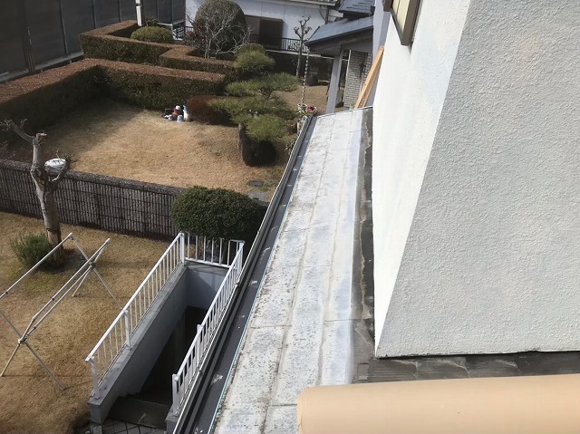 下屋根