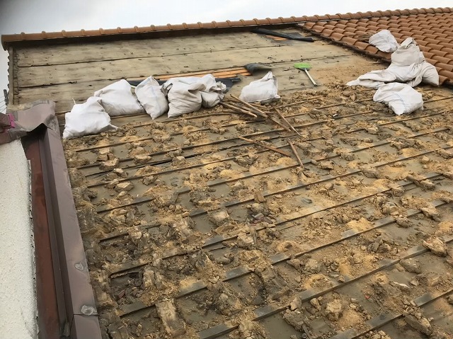 奈良市　洋瓦　瓦撤去