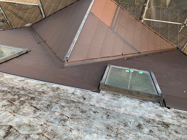 橿原市　ガルテクト設置中の屋根