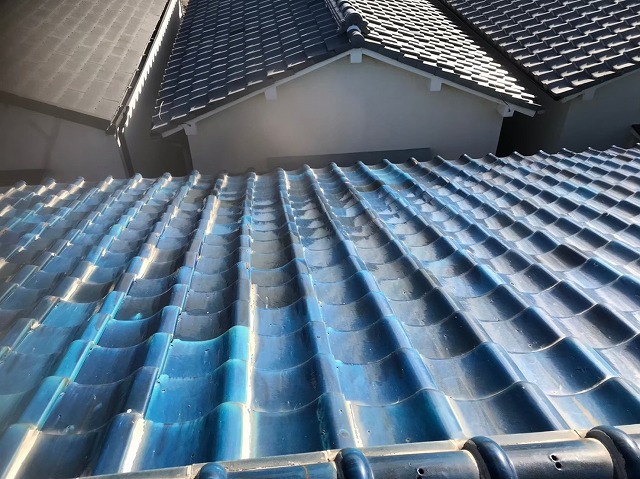 奈良市　長屋の釉薬瓦屋根　無料点検