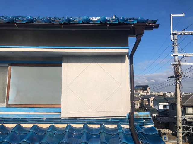 平群町で雨樋の交換作業完成