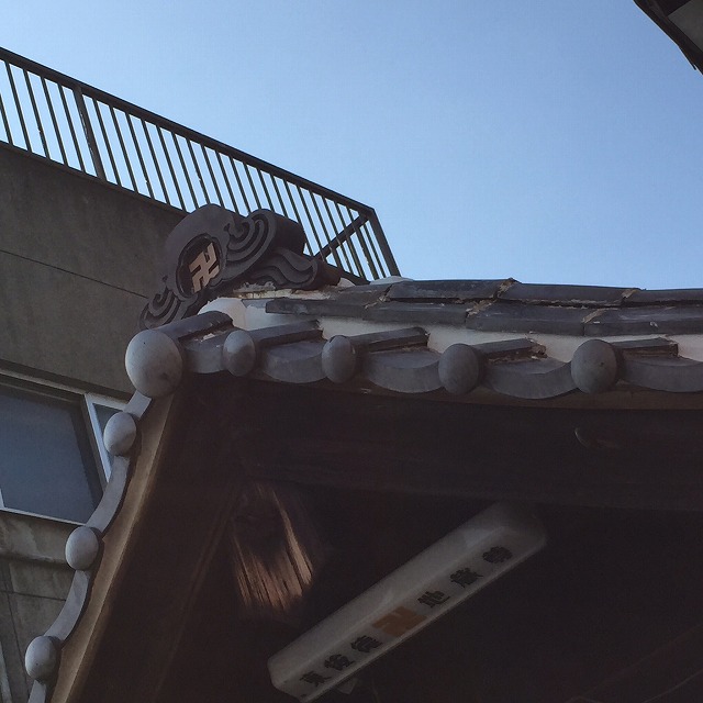 お地蔵さま屋根漆喰塗り